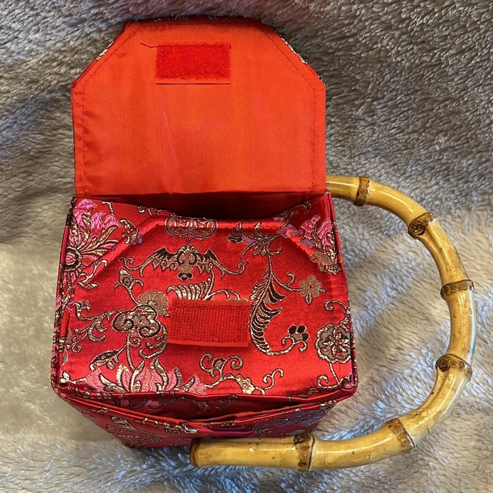 Novelty & Fun “Take Out” Purse - Picture 5 of 12